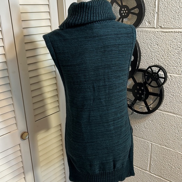 BANANA REPUBLIC S sleeveless turtleneck hi-low sweater in green and black - Picture 5 of 10
